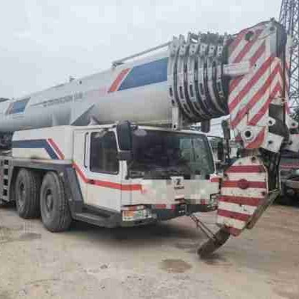 Used Crane Zoomlion 260tons for Sale
