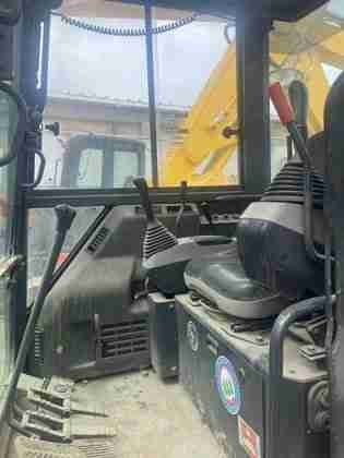 Used_excavator_Komatsu_PC35_MR-5_for_sale (1)