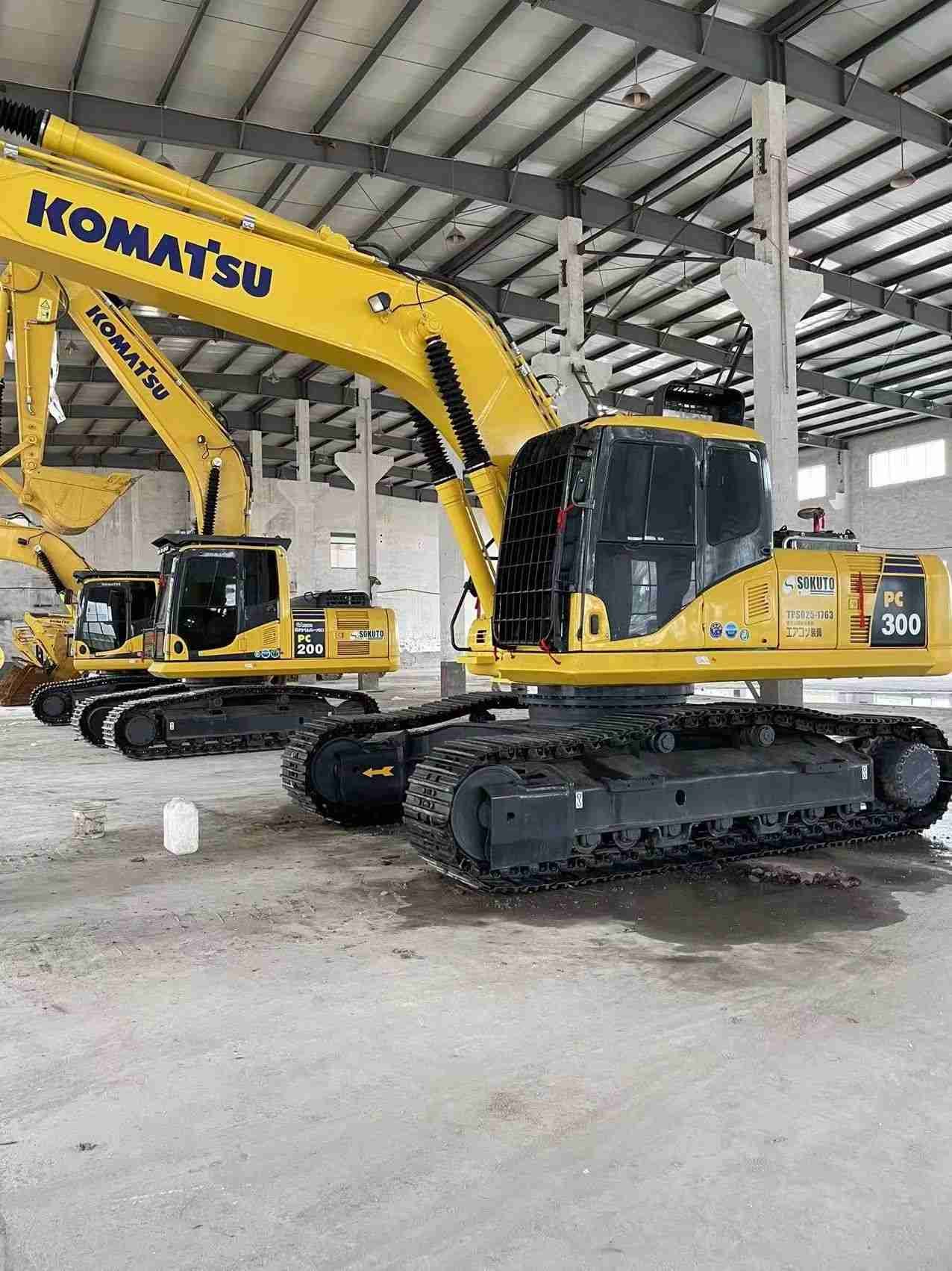 USED Komatsui PC300 EXCAVATOR FOR SALE