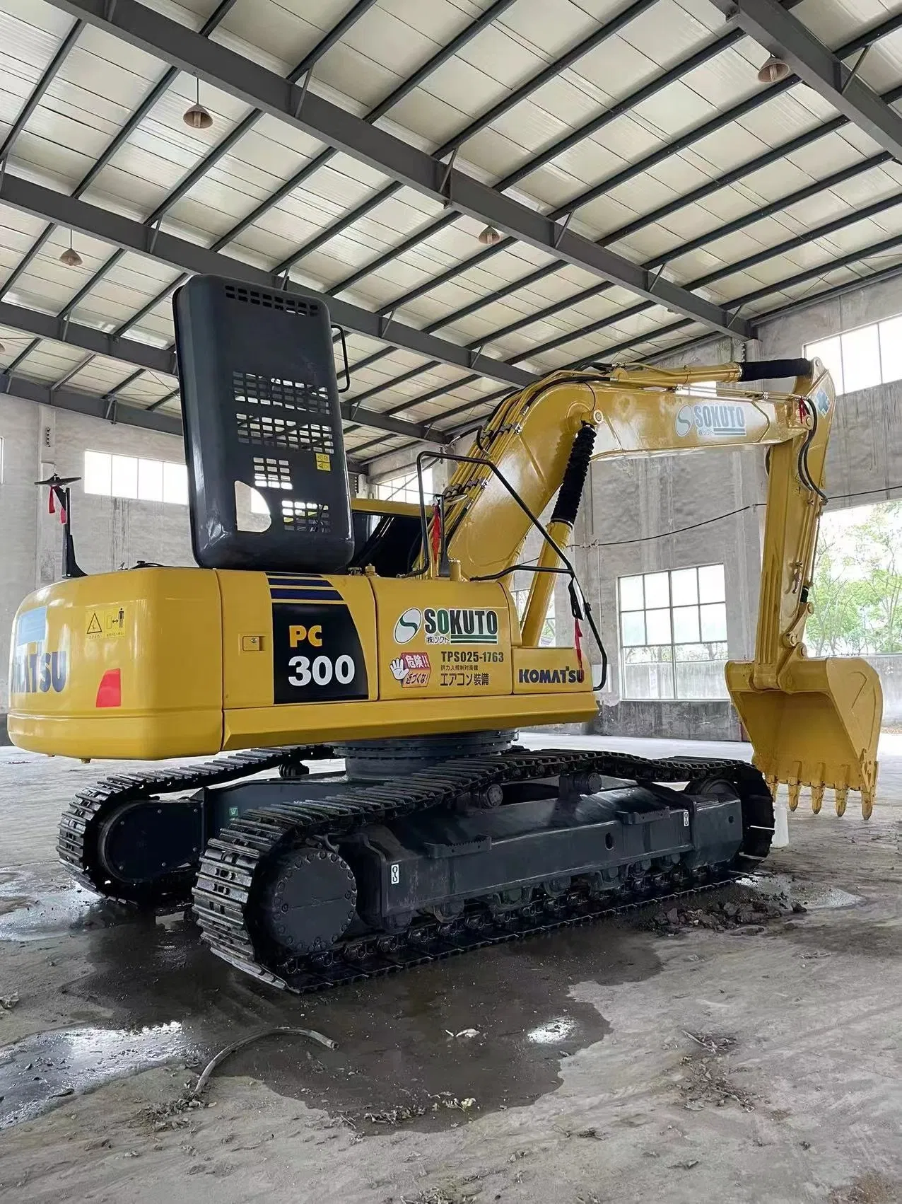 USED Komatsui PC300 EXCAVATOR FOR SALE