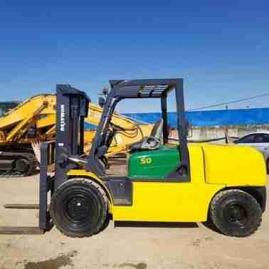 Used Komatsu FD50 Forklift for sale