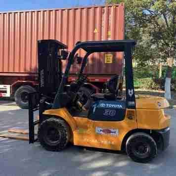 Used Toyota FD30 forklift for sale