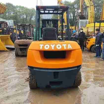 Used Toyota FD50 5 ton Forklift for sale
