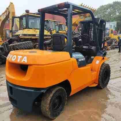 Used Toyota FD50 5 ton Forklift for sale