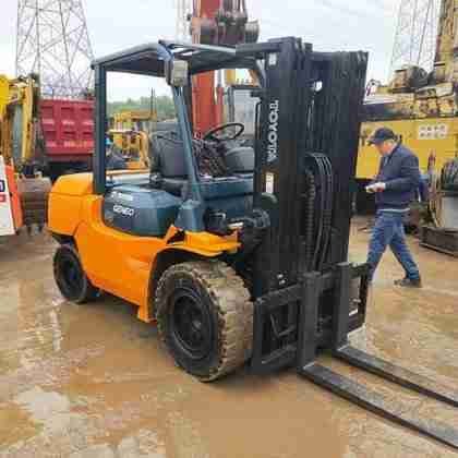 Used Toyota FD50 5 ton Forklift for sale