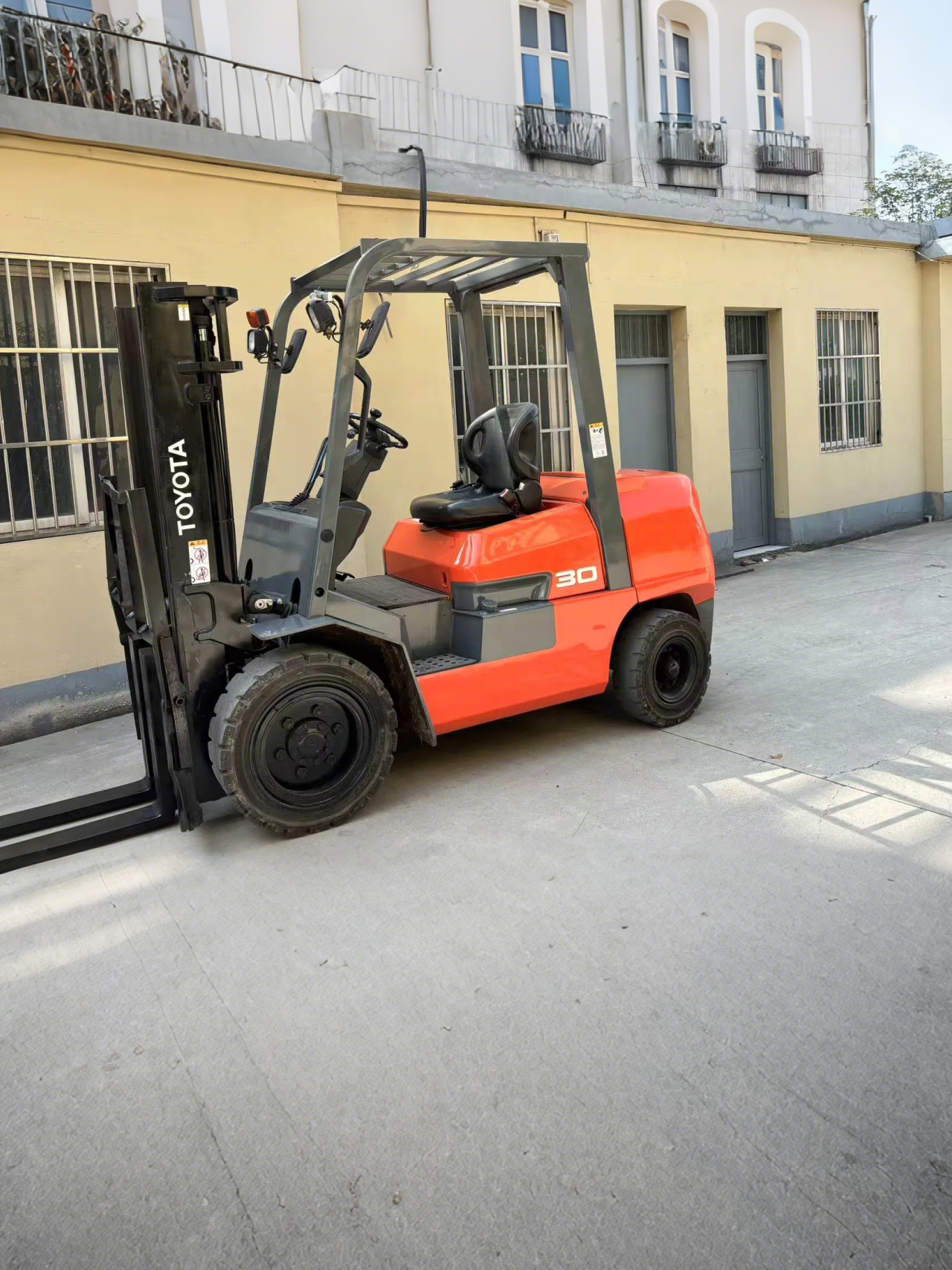 Used TOYOTA-3t Forklift for Sale