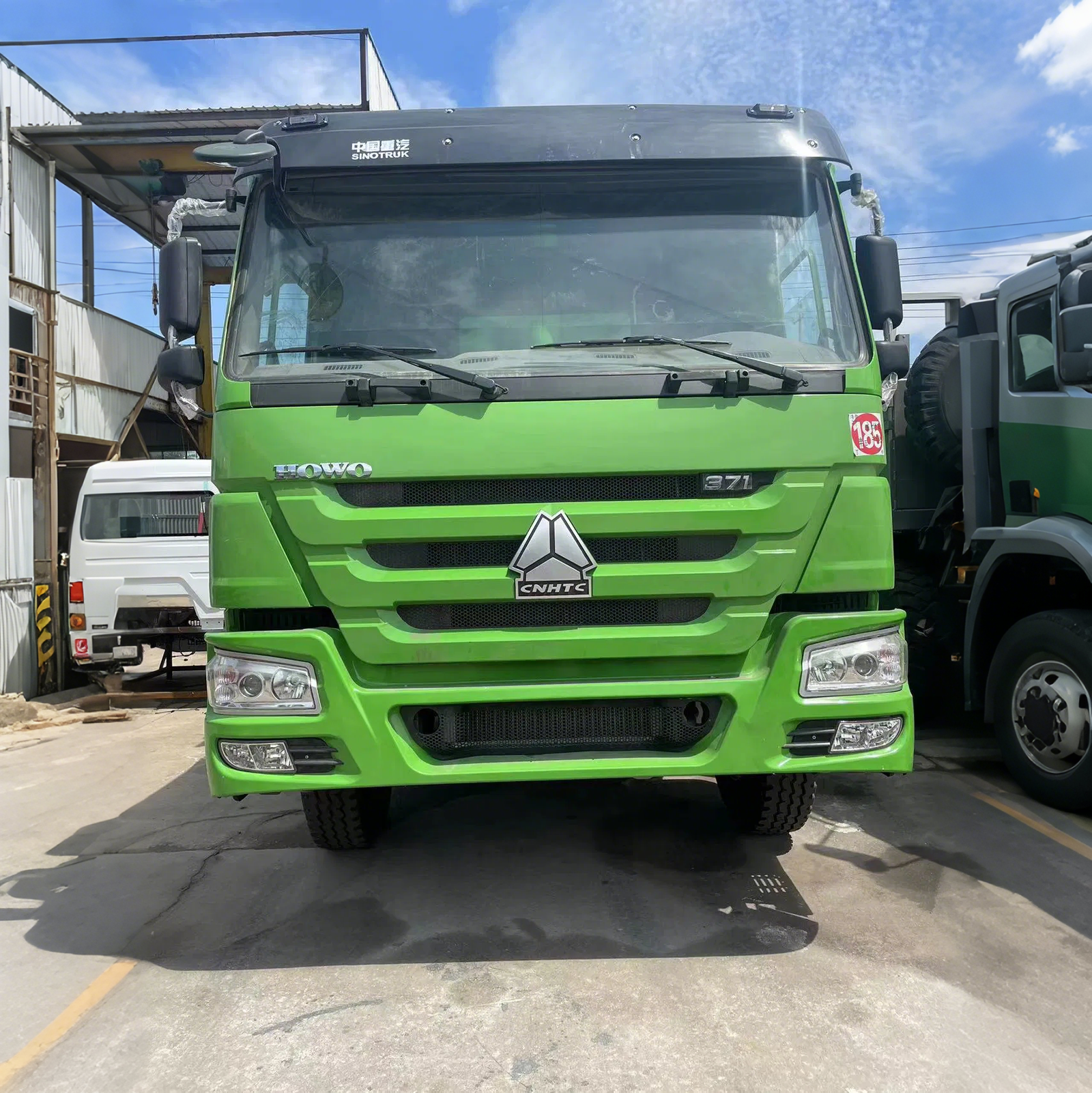 Used SINOTRUK HOWO ZZ3357 Truck for Sale