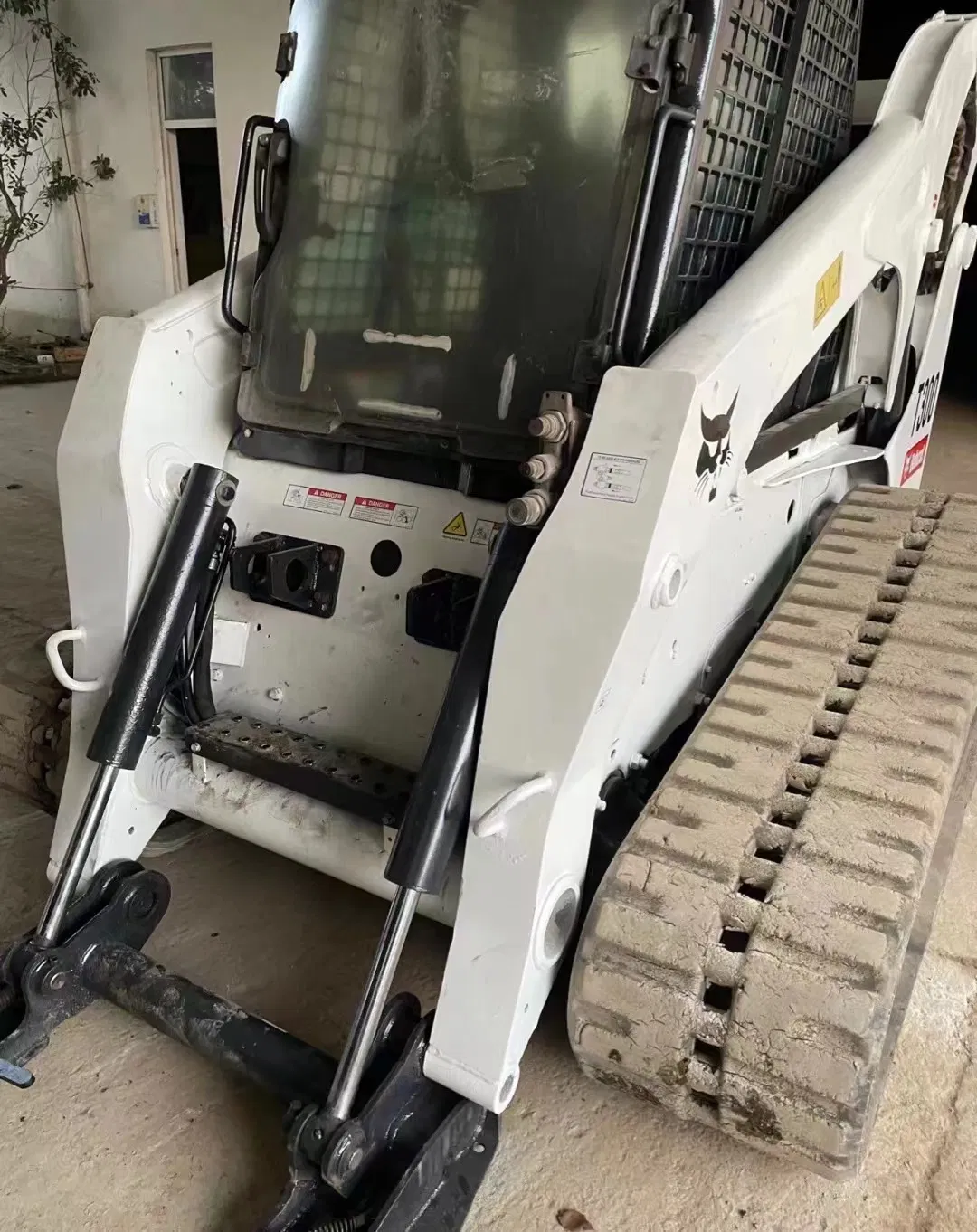 Used Bobcat T300 Small Loader for Sale