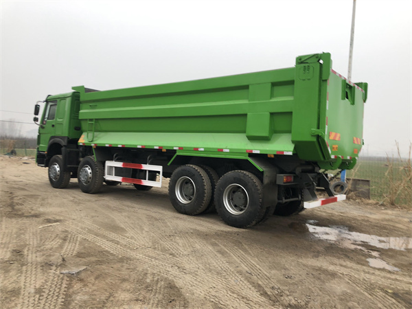 Used HOWO SINOTRUK 375HP Truck for Sale