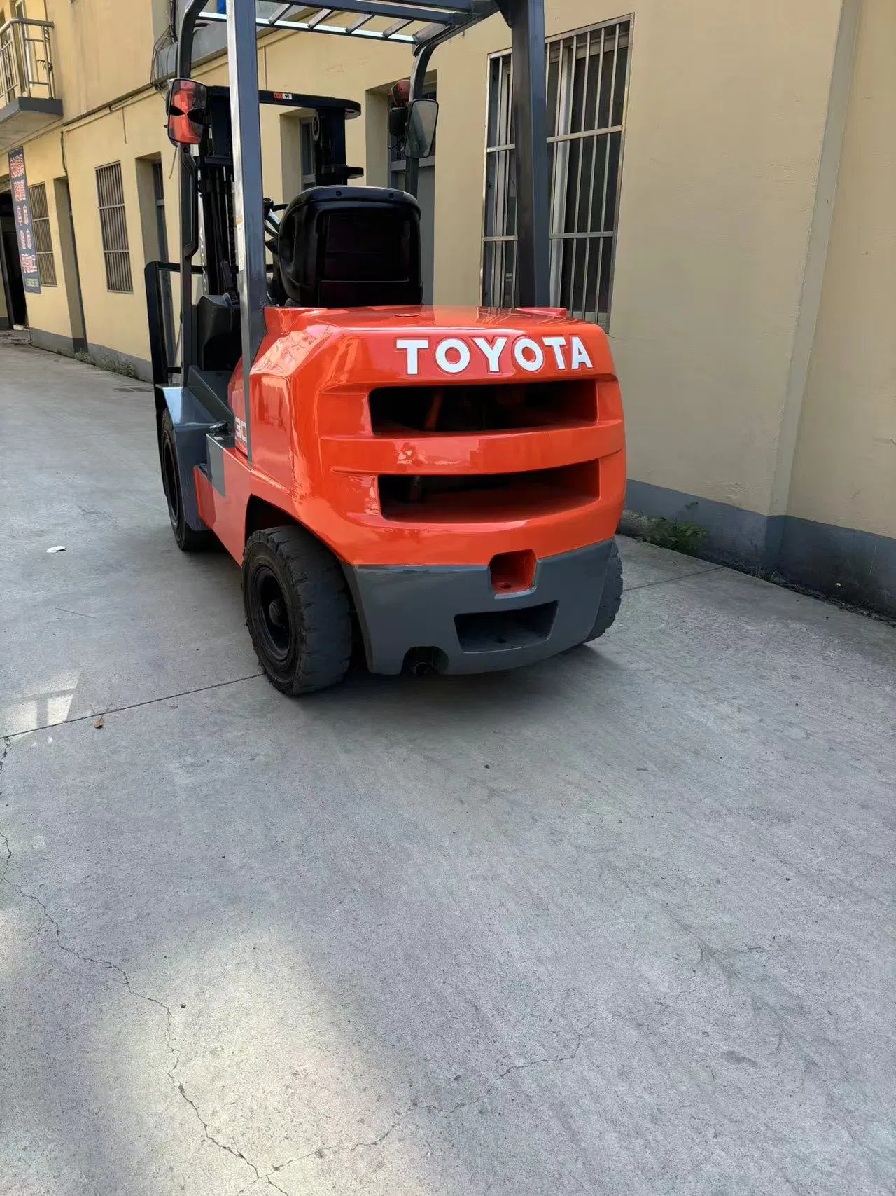 Used TOYOTA-3t Forklift for Sale