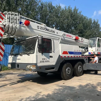 Used Zoomlion 50 Tons Truck Crane for Sa 3