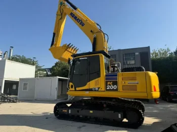 Used Japan PC200 8 Excavator for Sale 1