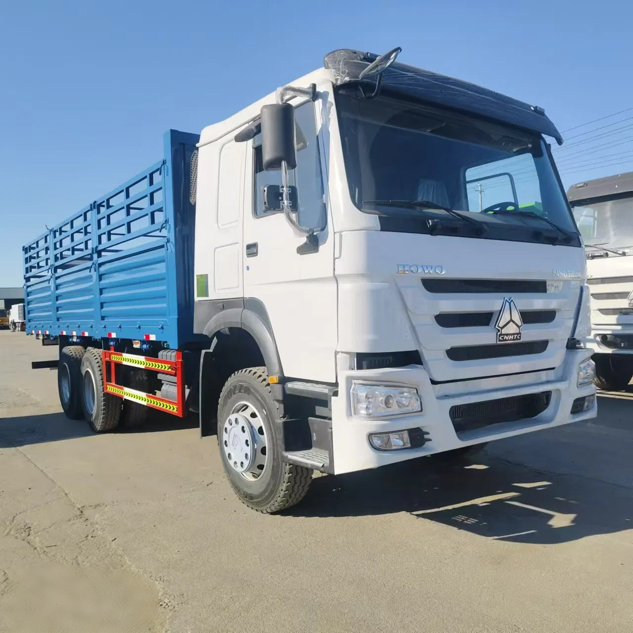 Used_Sinotruk_HOWO_8X4_Cargo_Truck_for_Sale