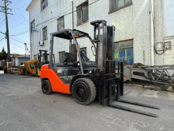 Used TOYOTA 8FD30 Forklift for Sale 3