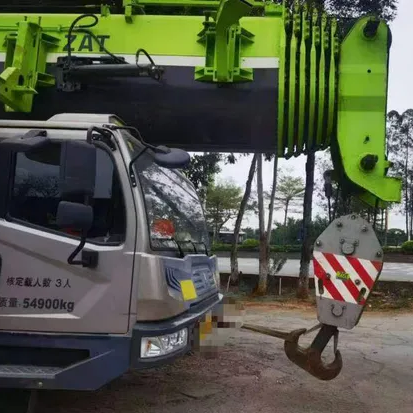 Used Zoomlion 130t Truck Crane for Sale 11