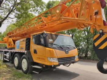 Used XCMG QY70KC Truck Crane for Sale 4
