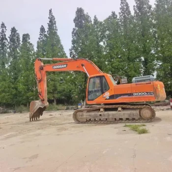 Used Doosan Dh300 7 Excavator for Sale 1