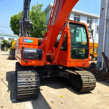 Used Doosan Dx140LC Crawler Excavator for Sale 1