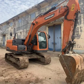 Used Doosan DX130 Crawler Excavator for Sale 3