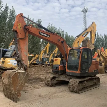 Used Doosan DX130 Crawler Excavator for Sale 4