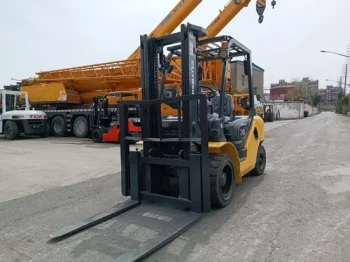 Used KOMATSU FD30 17 Diesel Forklift for Sale 3