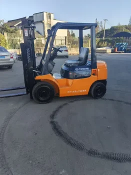 Used TOYOTA 2.5t Forklift for Sale 2