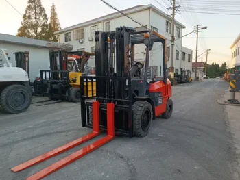 Used TOYOTA FDZN30 Forklift for Sale 3