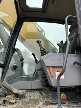 Used XCMG Xe370 Crawler Excavator for Sale 5