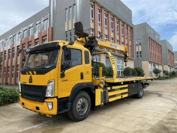 Used Sinotruk Howo Crane Flatbed Truck for Sale1