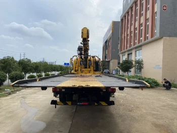 Used Sinotruk Howo Crane Flatbed Truck for Sale5