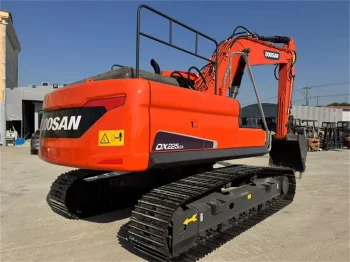 Used Doosan DH225LC 7 Excavator for Sale 1