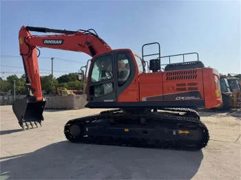 Used Doosan DH225LC 7 Excavator for Sale 2