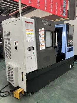 Used Doosan Lynx220LC CNC Lathe for Sale 1