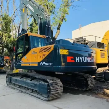 Used Hyundai 220LC 9T Excavator for Sale 2