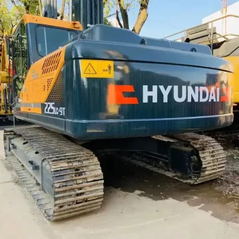 Used Hyundai 220LC 9T Excavator for Sale 3