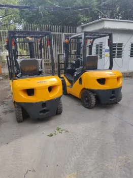 Used Komatsu FD30 Forklift for Sale 2