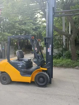 Used Komatsu FD30 Forklift for Sale 5