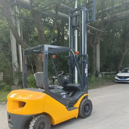 Used Komatsu FD30 Forklift for Sale 9