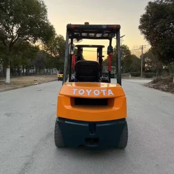 Used TOYOTA 3T Forklift for Sale 1