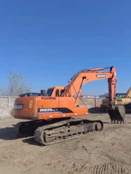 Used Doosan DH225 7 Crawler Excavator for Sale8
