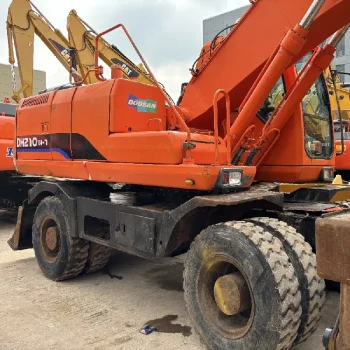 Used Doosan DH210W 7 Excavator for Sale1