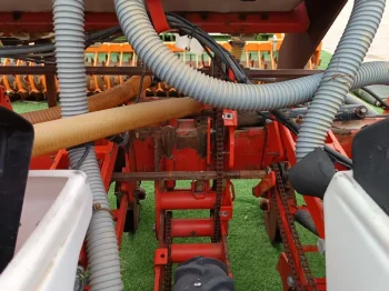 Used KUHN PLANTER2M Seed Drill for Sale9