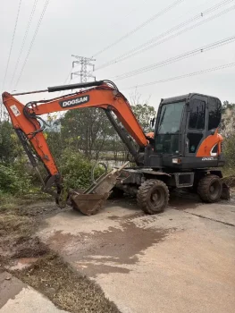 Used Doosan DX60W 9C Wheeled Excavator for Sale