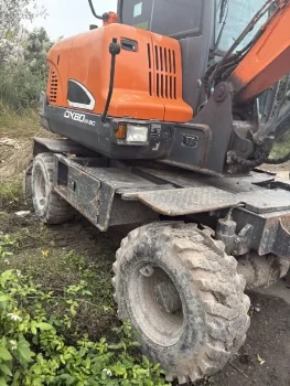 Used Doosan DX60W 9C Wheeled Excavator for Sale5