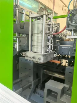Used Laundry Detergent Bottle Blow Molding Machine for Sale2
