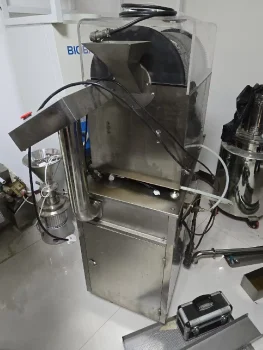 Used DFHS 60 type Soft Capsule Filling Machine for Sale4