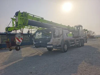 Used ZOOMLION ZTC251E Truck Crane for Sale1