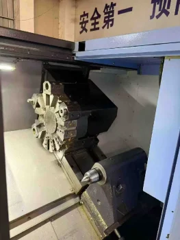 Used Doosan PUMA 2450 CNC Lathe Machine for Sale7