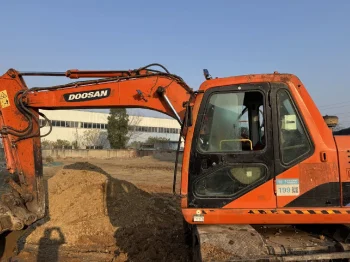 Used Doosan DH150W 7 Wheel Excavator for Sale1