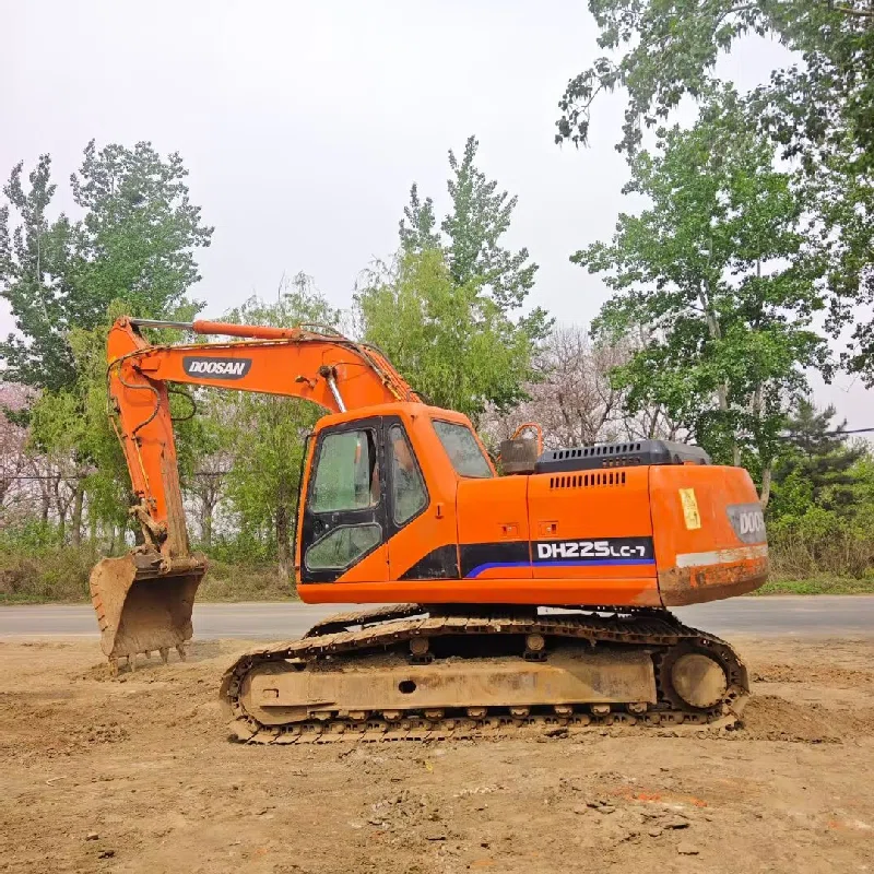 Used Doosan DH225LC 7 Crawler Excavator for Sale1